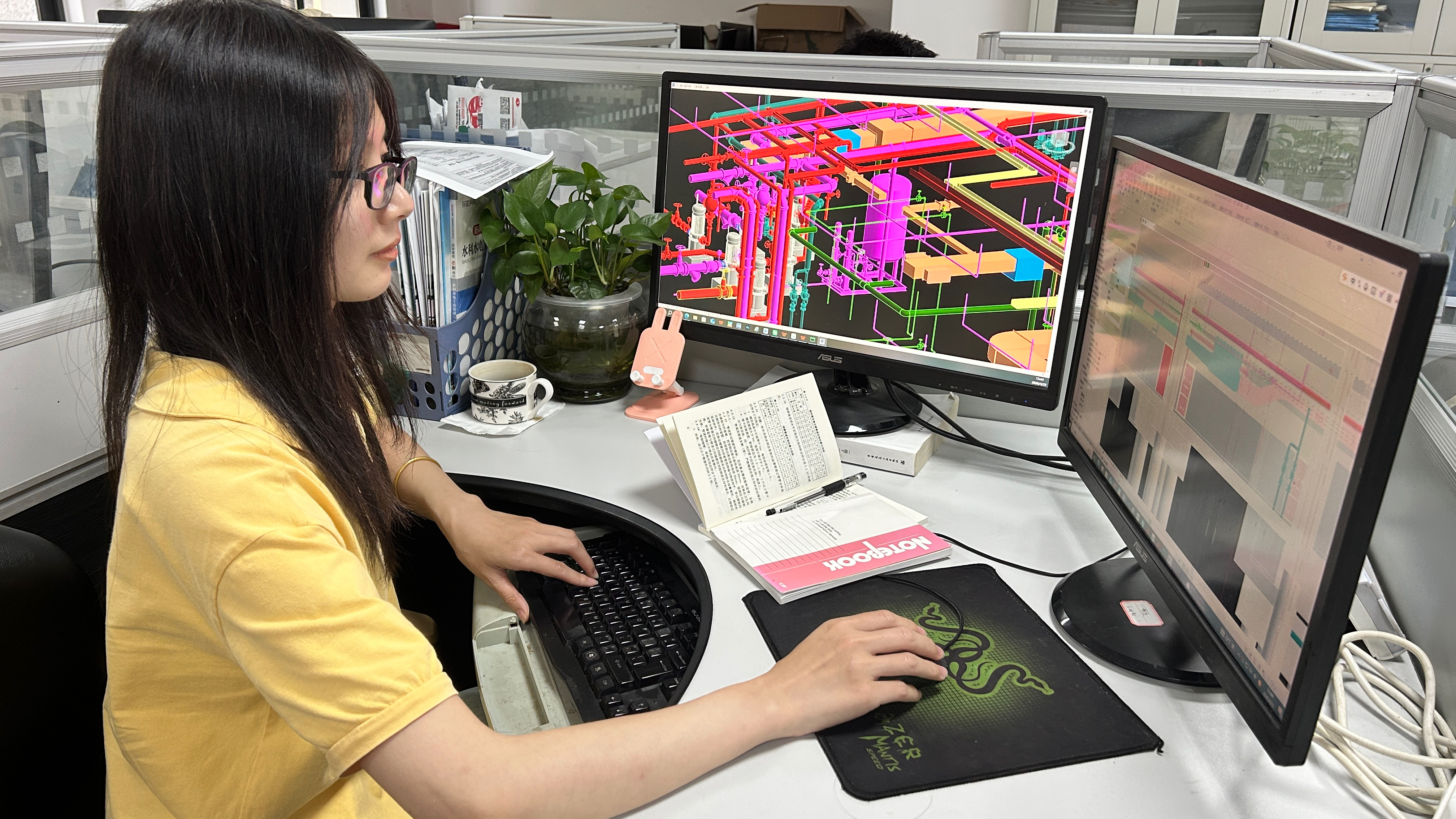 王晓敏工作场景照3.jpg